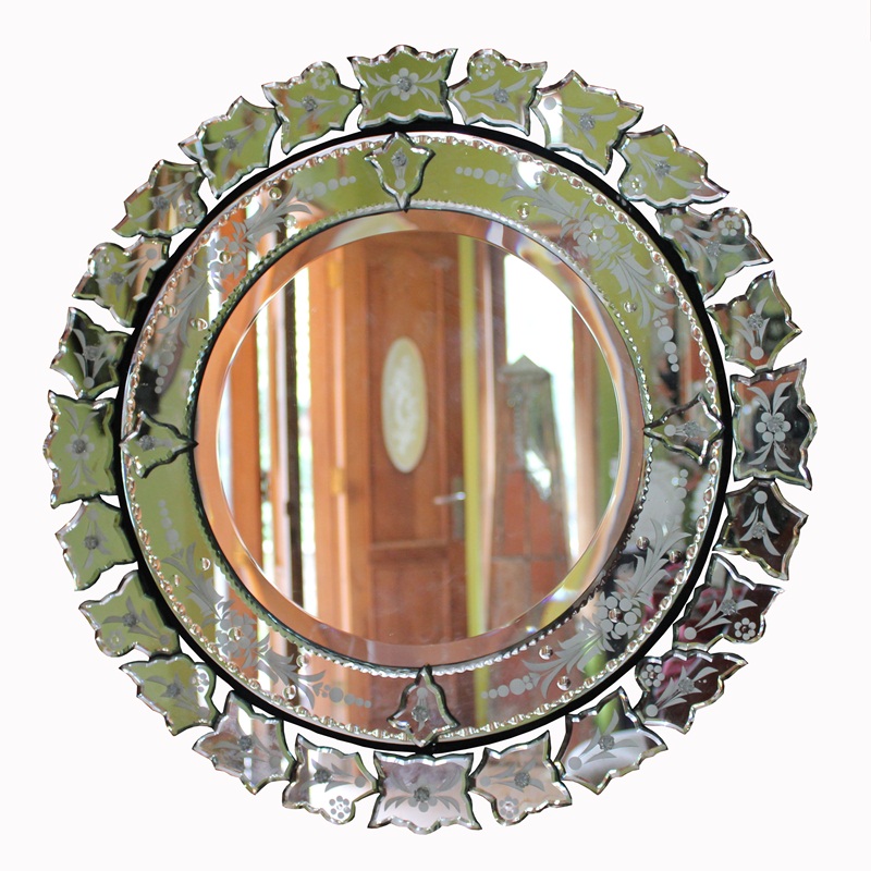 Venetian mirror round