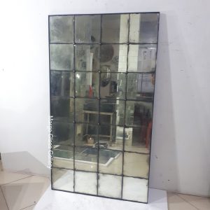 Distressed Mirror Tiles Leaner MG 014417